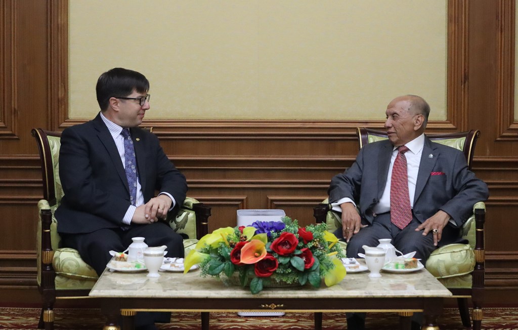 03.07.24 LegCo speaker receives farewell visit