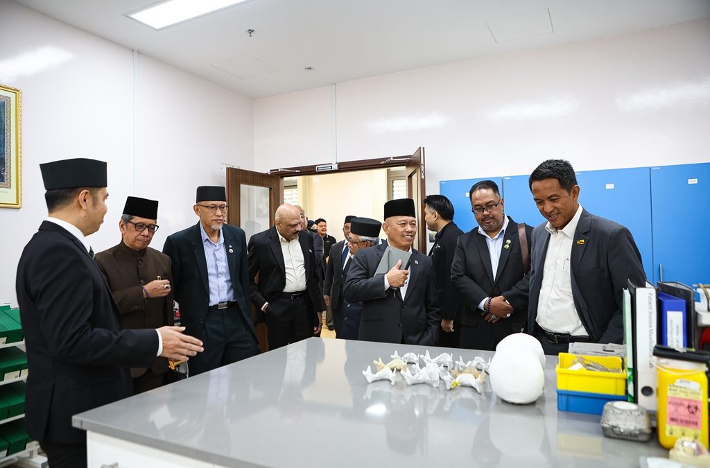 09.11.24 Maxillofacial, Facial Plastic and Reconstructive Centre engages with LegCo members