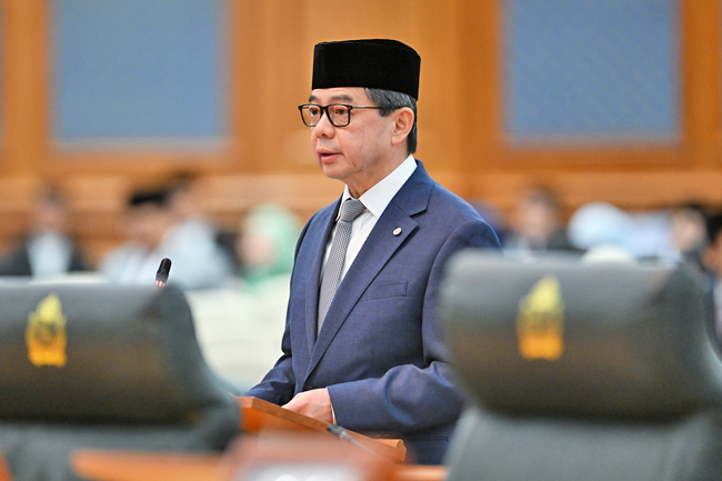 21.03.25 Minister addresses funding, industrial development matters