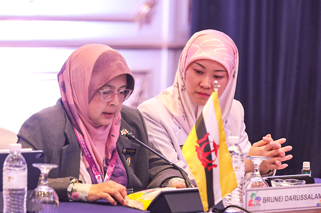 26.04.25 LegCo member calls for inclusive leadership