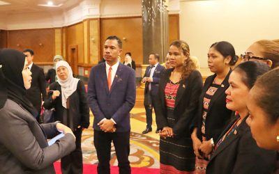 28.06.25 Leadership programme participants visit LegCo building