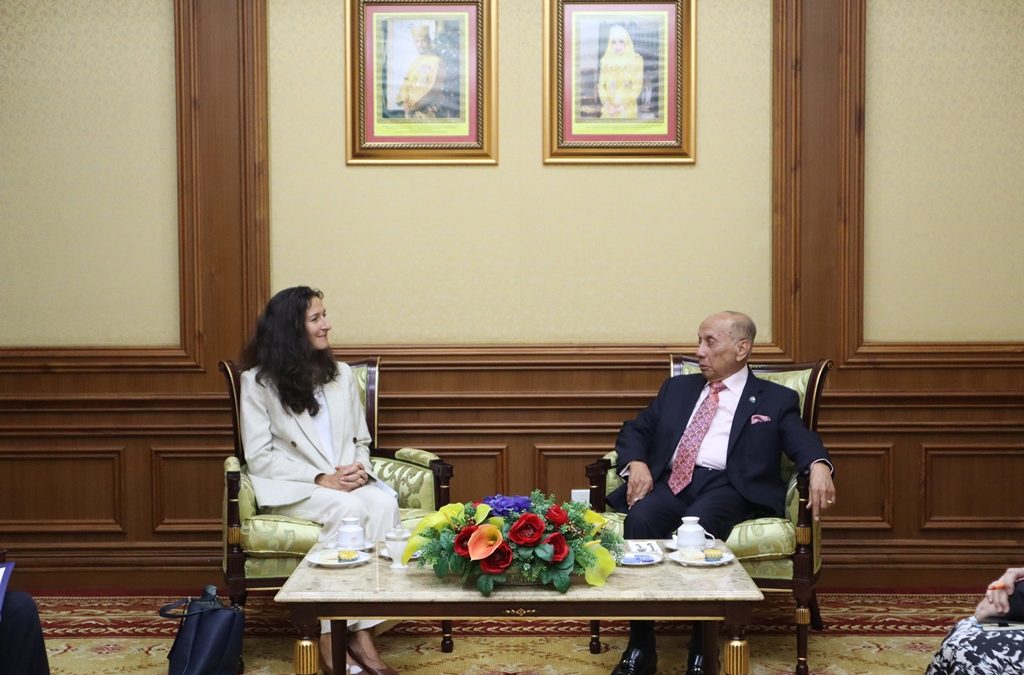 30.04.25 LegCo Speaker receives courtesy calls from foreign envoys