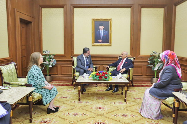 Courtesy call strengthens Brunei–UK bilateral ties
