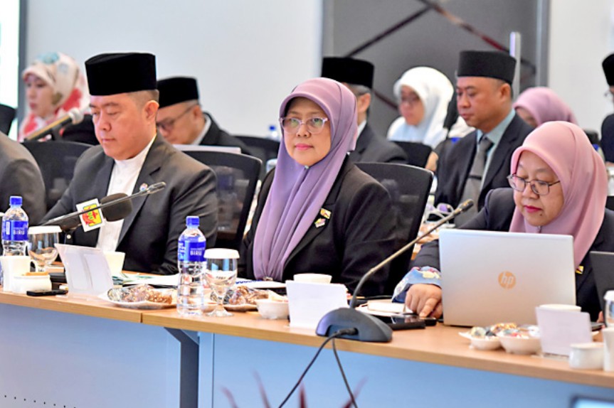 15.01.26 MOE plays key role in keeping education relevant: LegCo member