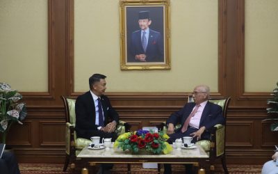 13.05.26 LegCo Speaker receives Singapore High Commissioner in courtesy visit