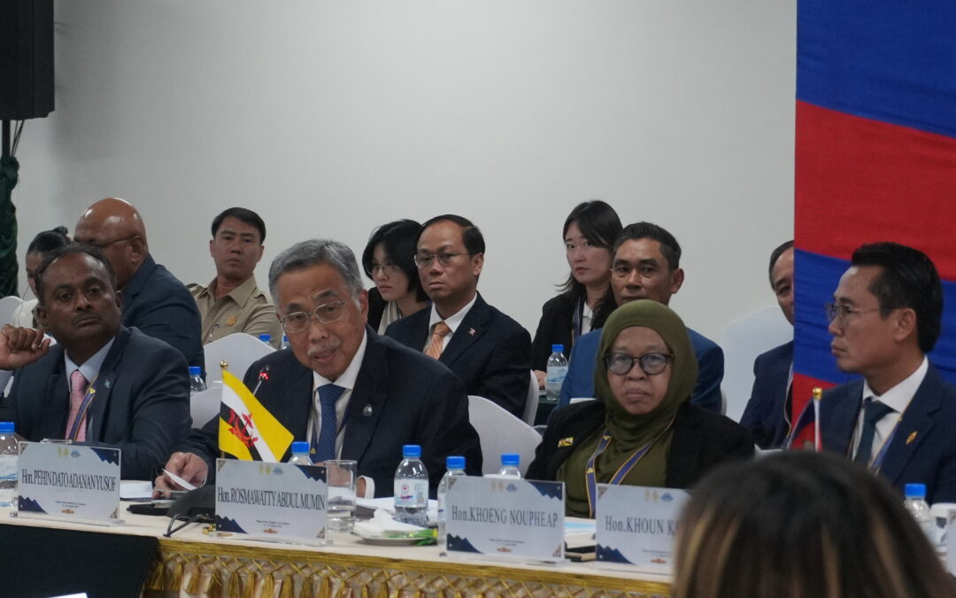13.08.26 LegCo delegation attends Asia-Pacific global health forum in Cambodia